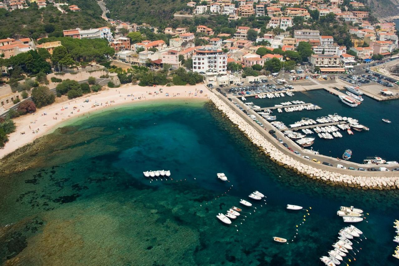 Bue Marino Hotel & Roof Lounge Cala Gonone Kültér fotó