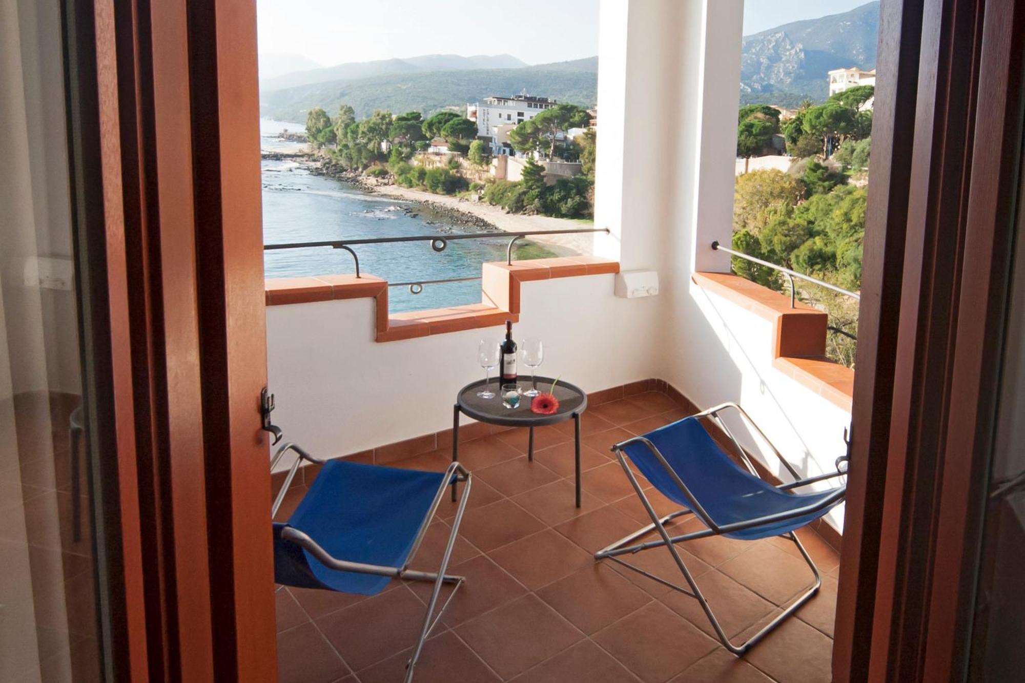 Bue Marino Hotel & Roof Lounge Cala Gonone Kültér fotó