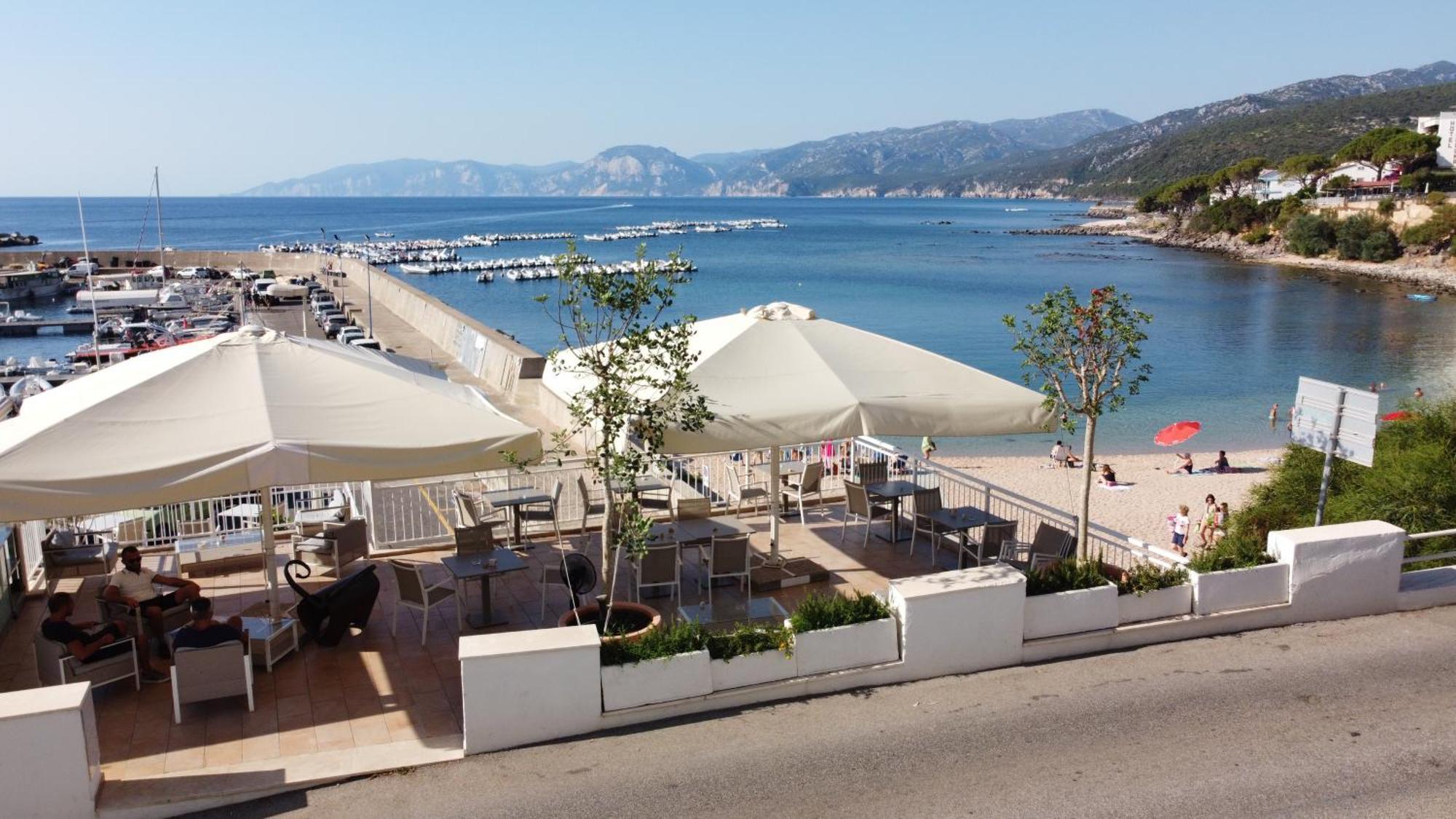 Bue Marino Hotel & Roof Lounge Cala Gonone Kültér fotó