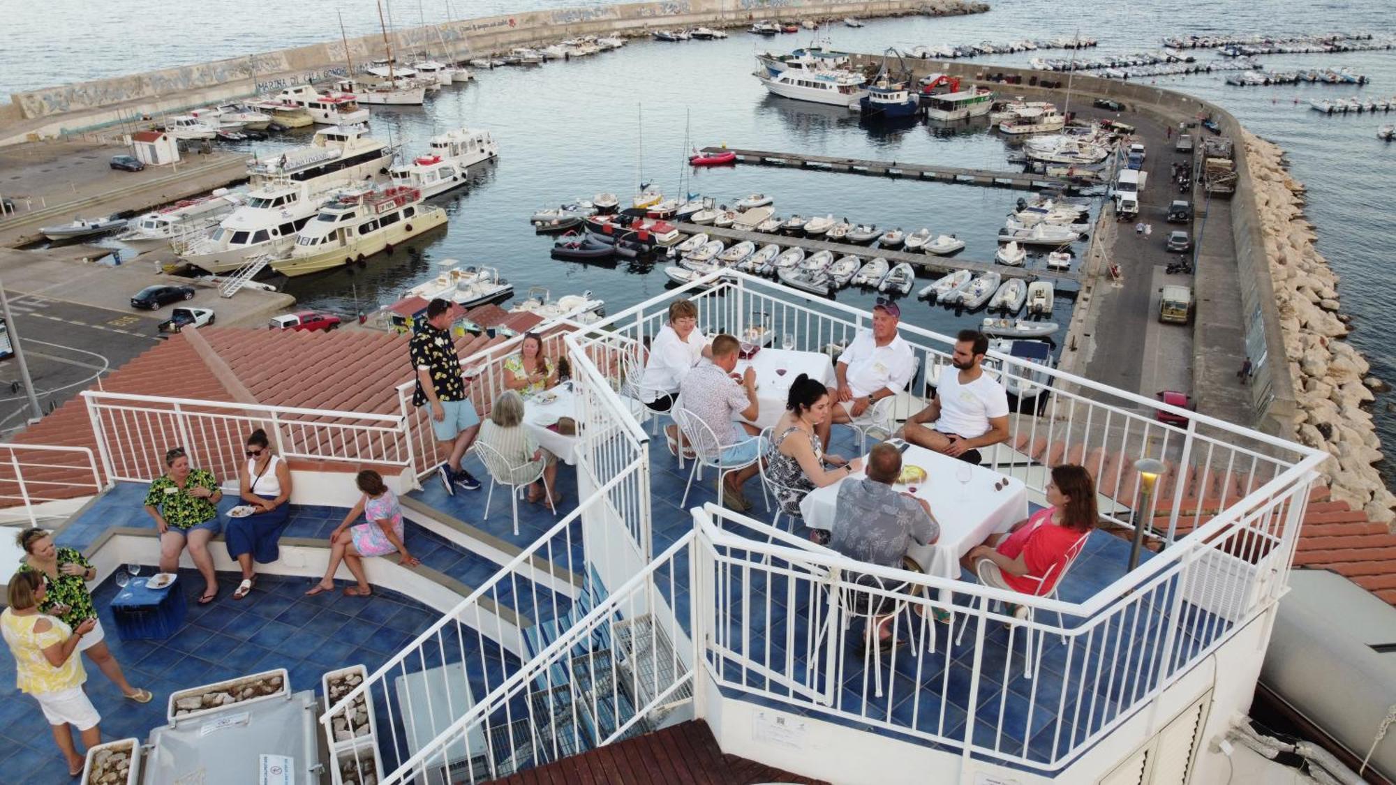 Bue Marino Hotel & Roof Lounge Cala Gonone Kültér fotó