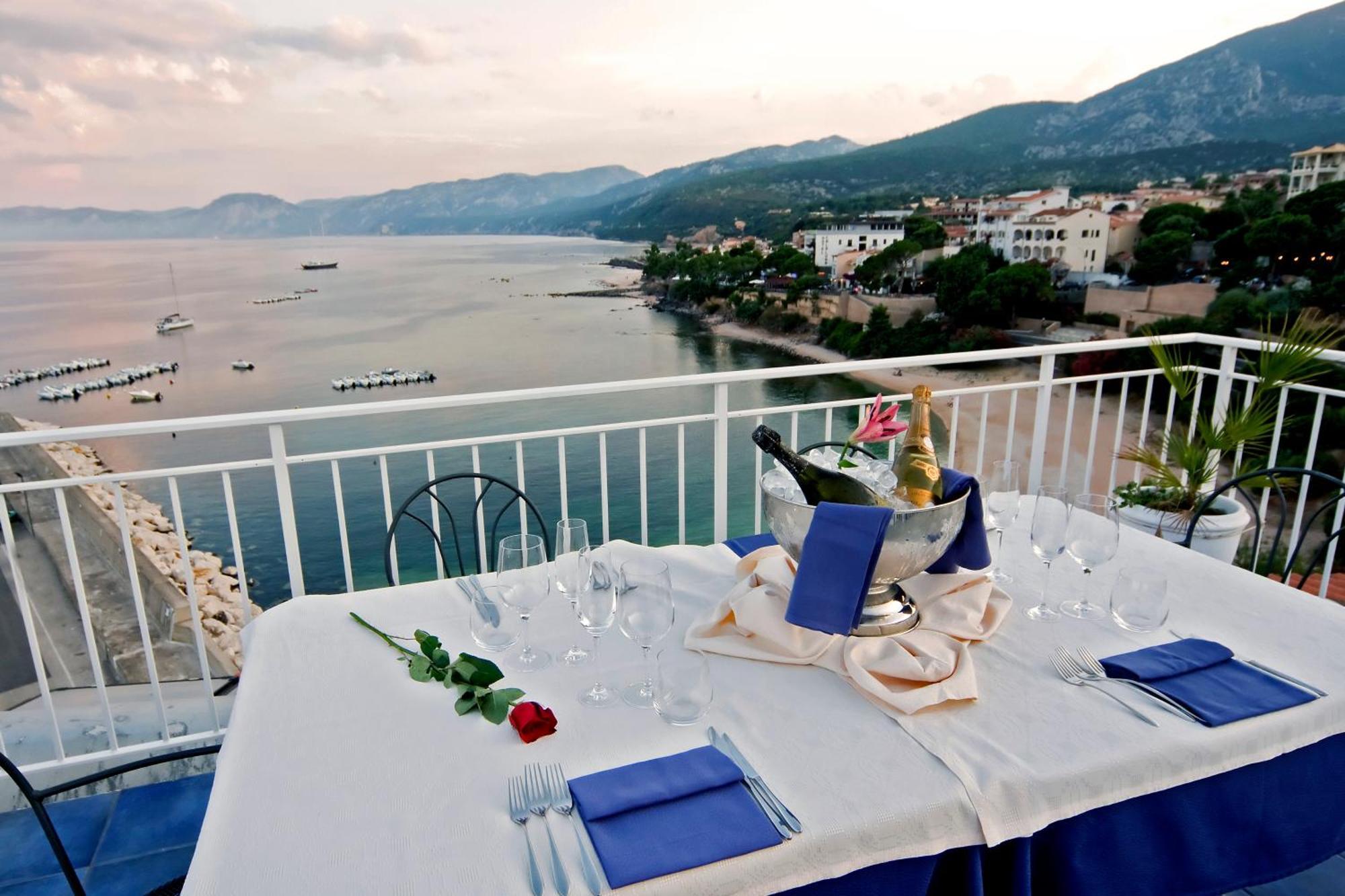 Bue Marino Hotel & Roof Lounge Cala Gonone Kültér fotó
