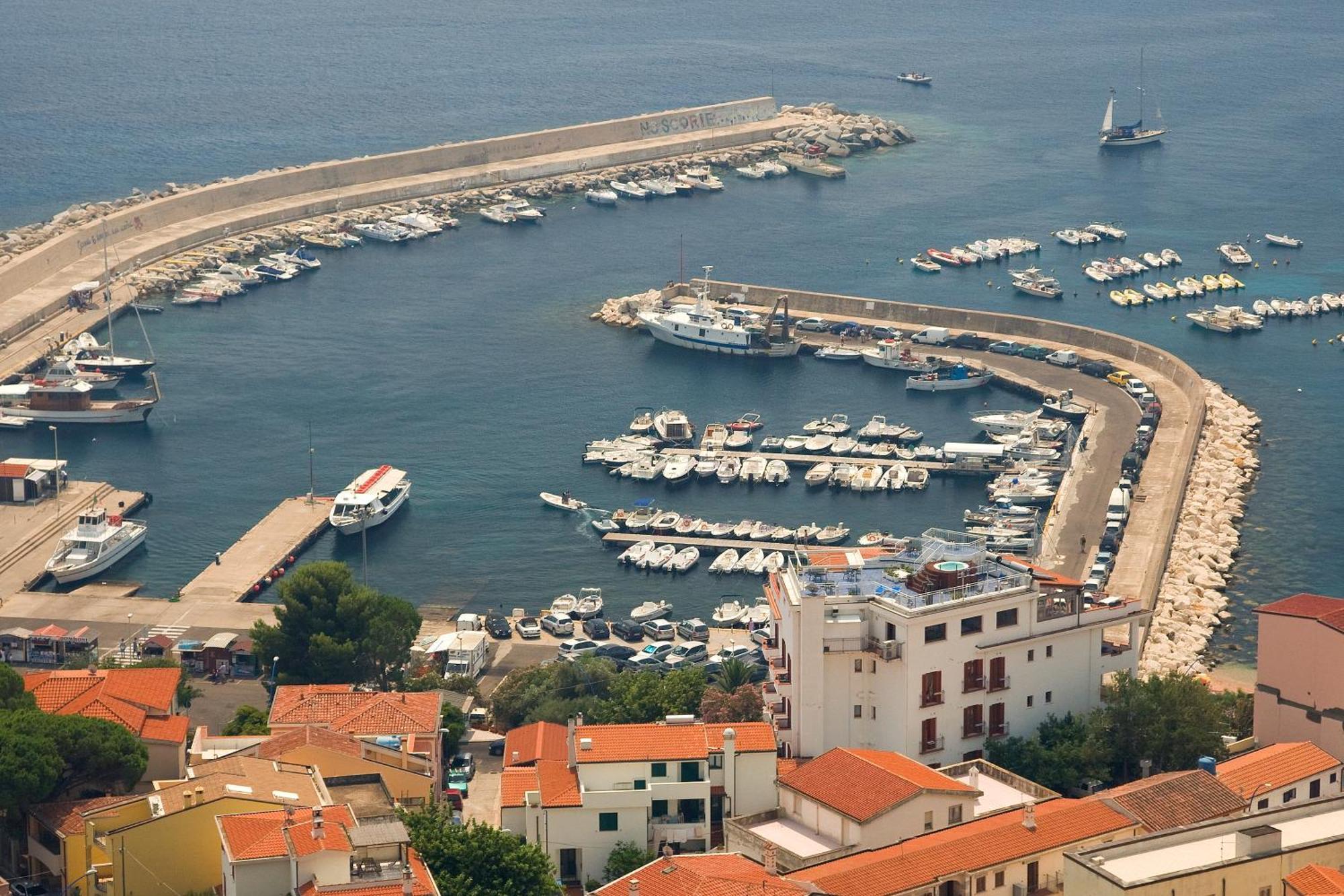 Bue Marino Hotel & Roof Lounge Cala Gonone Kültér fotó